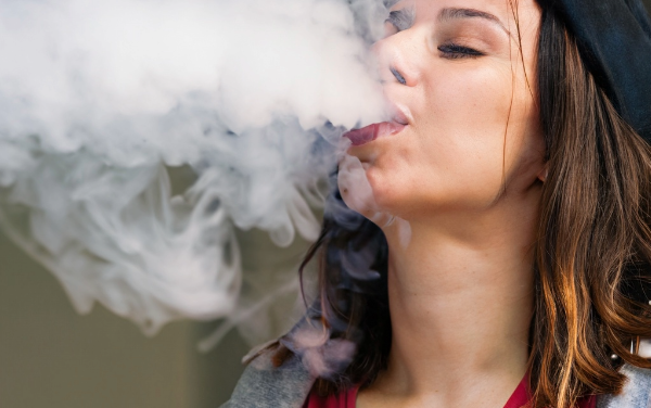 Vaping and Oral Health: Unveiling the risks behind the Vape Clouds